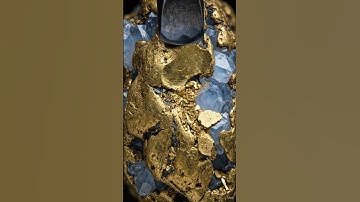 ASMR gold — extracting gold stuck to chalcedony rock using a chisel