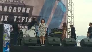 rita efendi - girl girl girl (alto live)