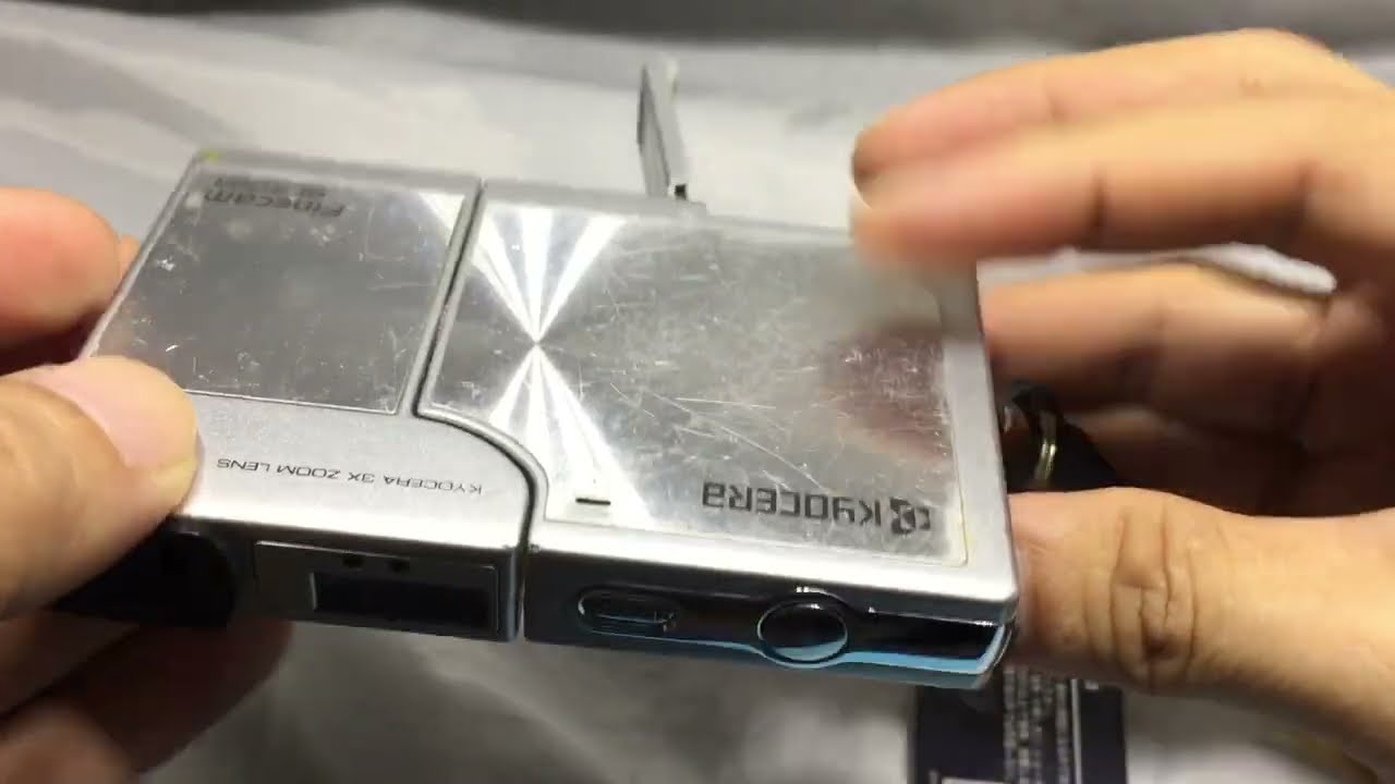 ❣超美品❣　 KYOCER Finecam SL400R ✙ 付属品含む KYOCERA Finecam SL400R Pearl Blue Compact Digital Camera 5.8