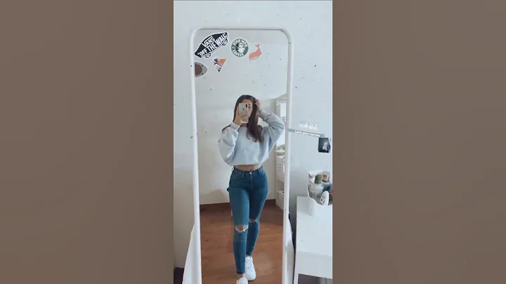 Trending mirror selfie poses! #fyp #fashion #photography #iphone #viralshorts #youtubeshorts