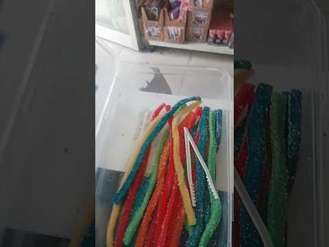 اخذنا شويه حلويات وشويه الارنوب الارنوبه   المراه  اكسبلور