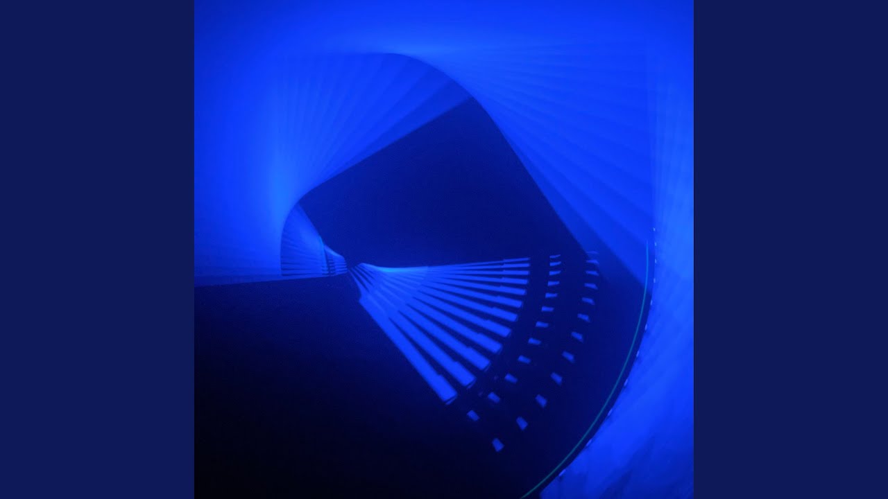 Gravity (feat. 2tricky) adlı videoyu YouTube'da izle Gravity (feat. 2tricky) adlı videoyu YouTube'da izle