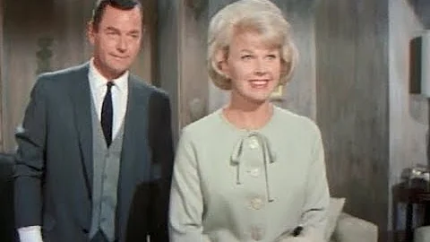 That Touch of Mink (1962) - Doris Day and Gig Youn...