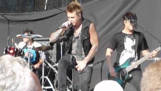 Watch Papa Roach Still Swinging video