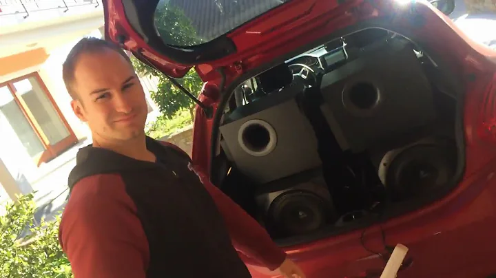 4x Logitech Z-5500 in the Car (fun video)