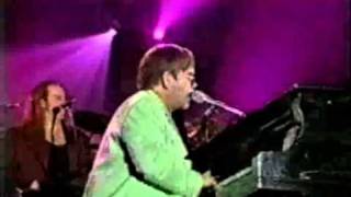 Elton John - Uptown Girl - Live in Tokio 1998 chords