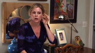 Modern Family 1x11 - Claire dresses up for the fireman