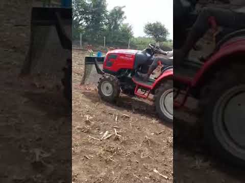 Massey Ferguson 6028 28 hp tractor pulling 3tonne load