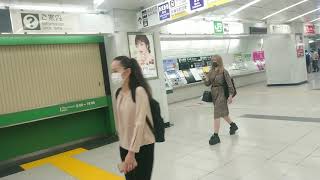 翌朝東西自由通路となって消滅するJR新宿駅東口改札2020.7.18 22:00