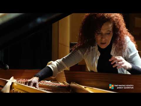 Henry Cowell The Banshee - Angelika Papanikolaou Piano