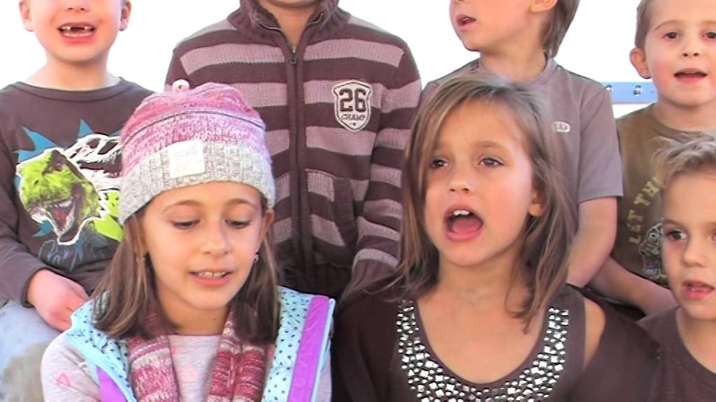 Cascabel, cascabel, suena el cascabel, Jingle Bells in Spanish YouTube