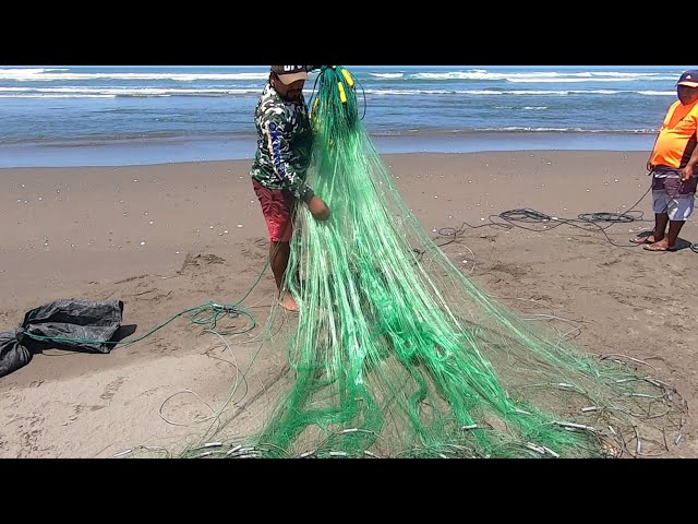 Cómo Tirar Colocar Meter una RED Trasmallo de PESCA en el Mar