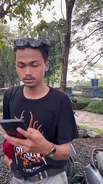 tempat ngopi di lebaksiu tegal dipinggir sungai