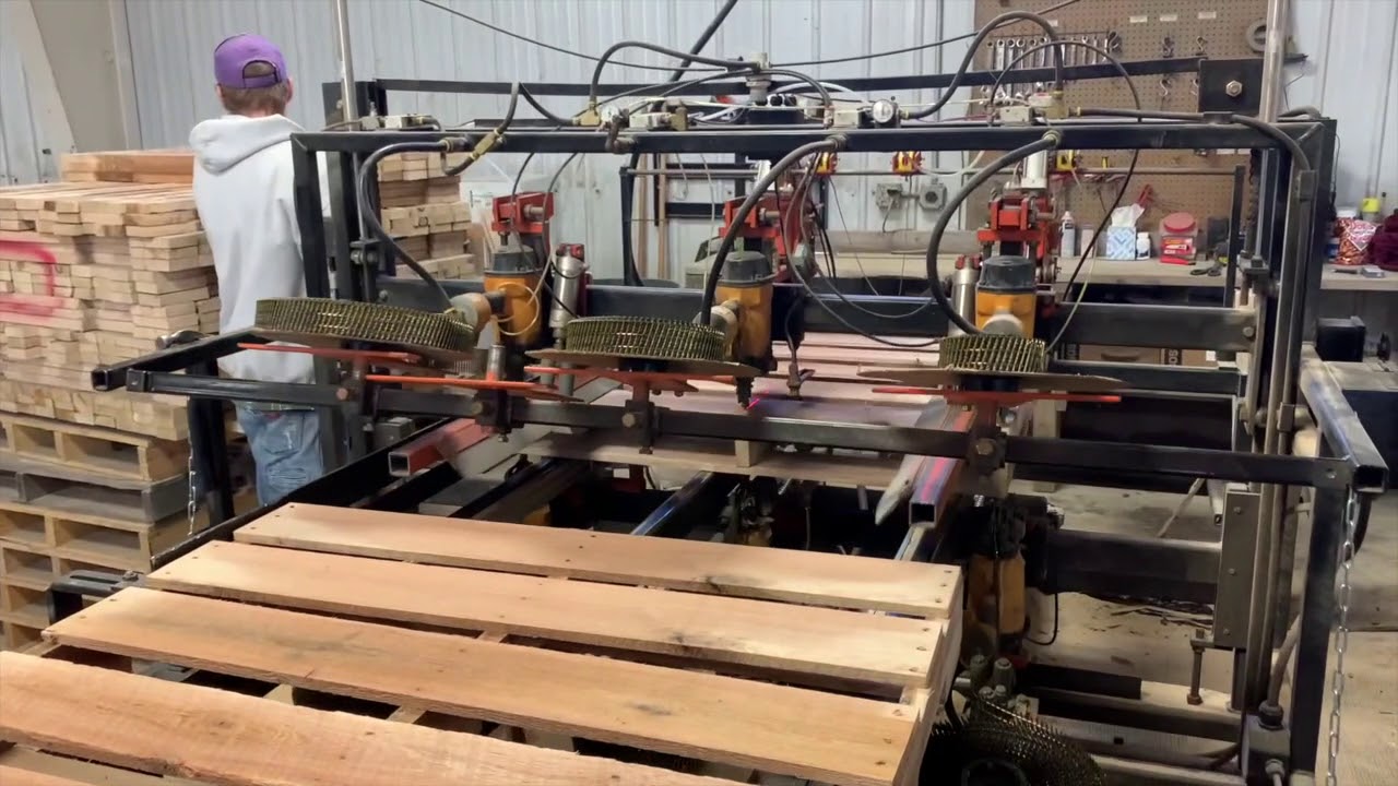 How are pallets made?