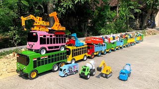 Download Lagu WADIDAW !! Mobil Truk Tronton Panjang Bongkar Mainan Mobil Mobilan Truk Molen, Forklif, Excavator MP3