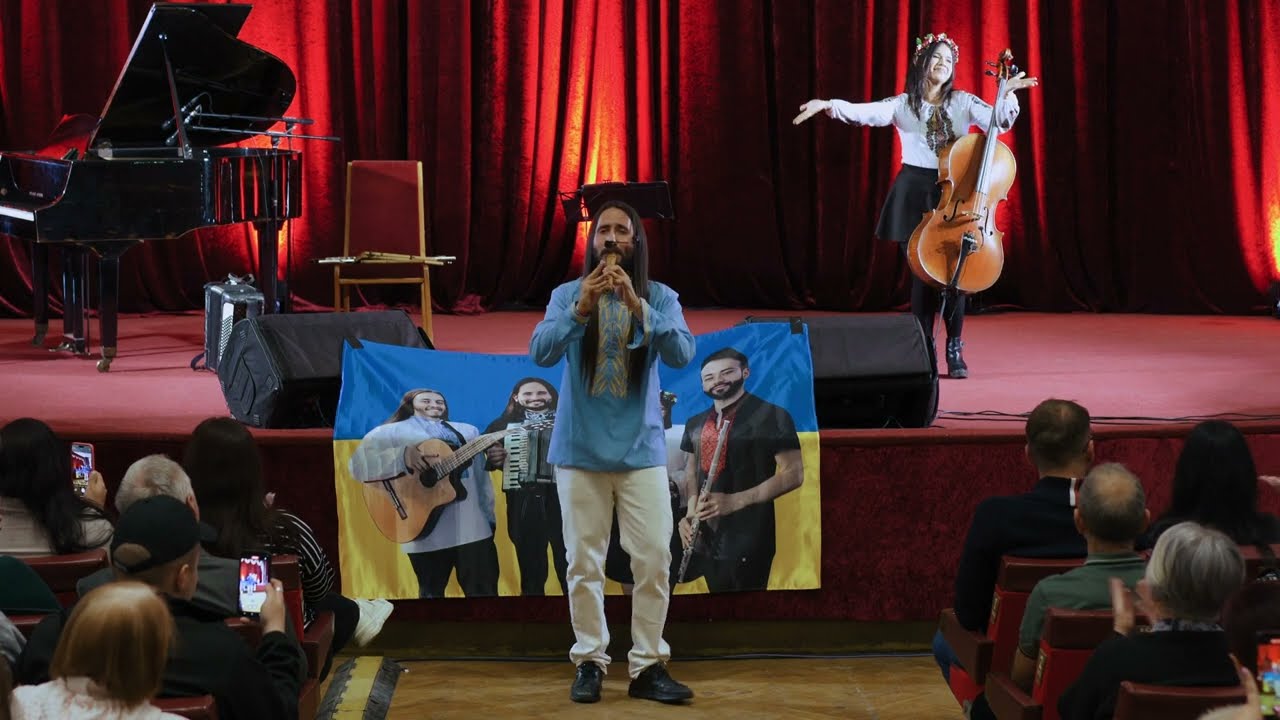 Колумбійська пісня  у виконанні Янко. Фрагмент концерту в Івано-Франківську.