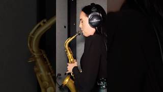 Loose Control by @TeddySwims Saxophone solo by @Felicitysaxophonist #live #felicitysax