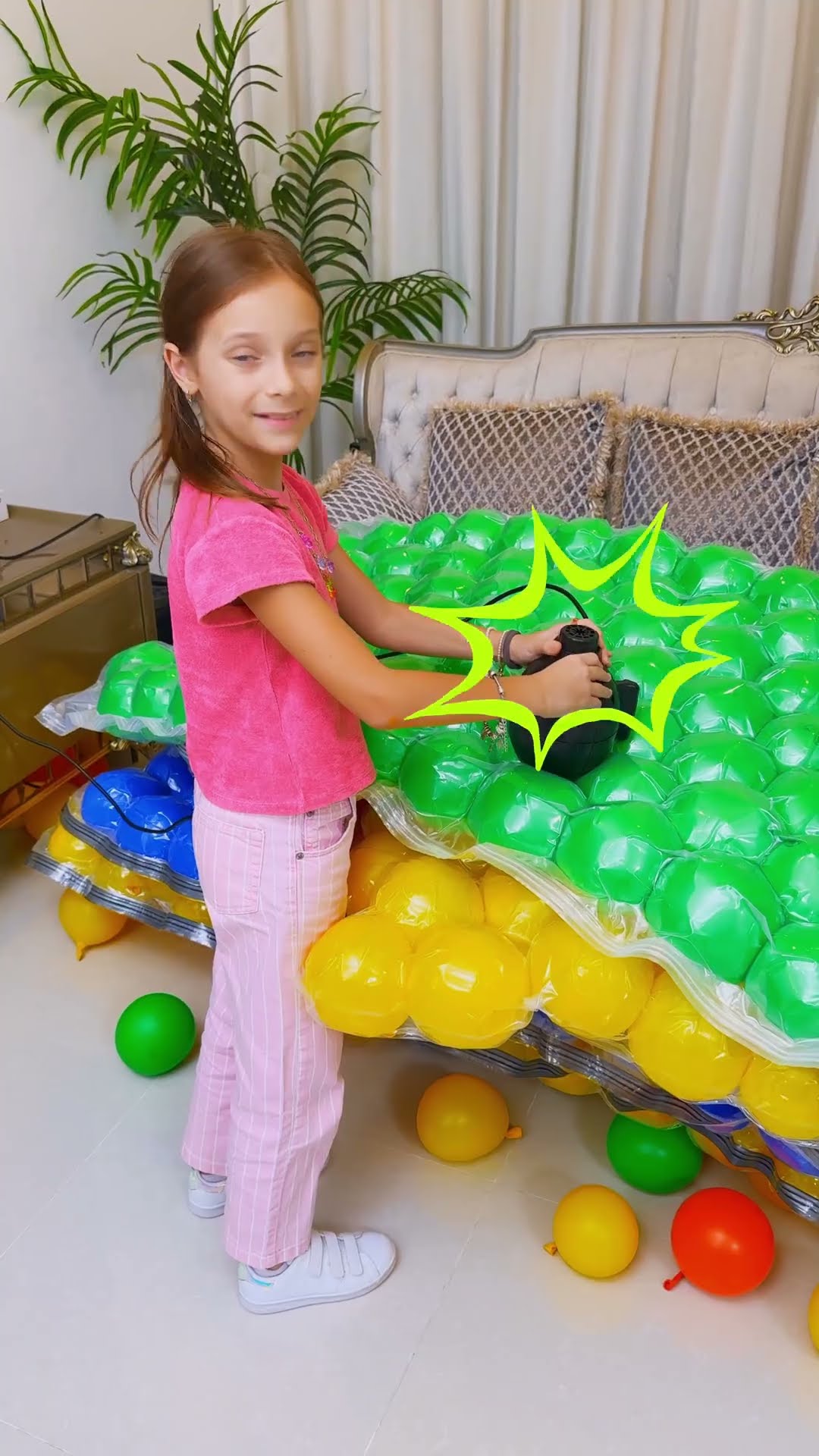 Eva and Alex make mattresses from Balloons