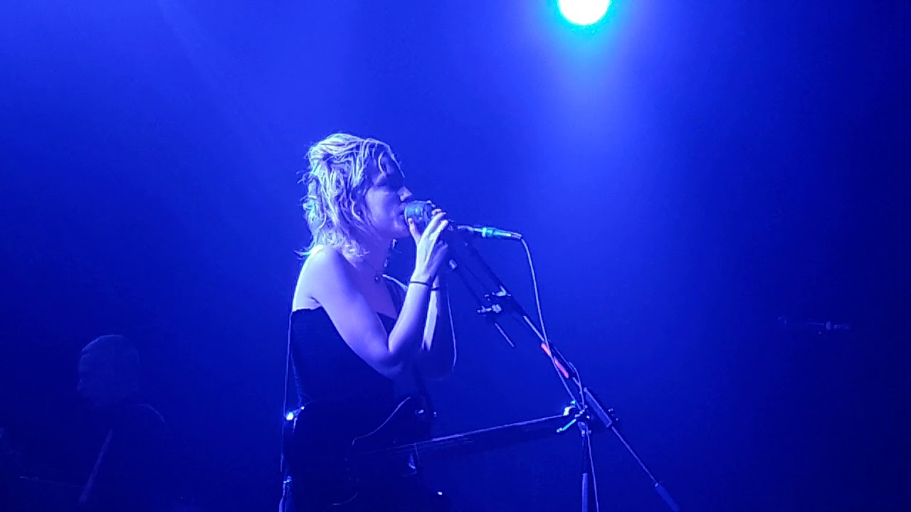 Wolf Alice - Sad Boy (Live @ La Riviera, Madrid, 2018) - YouTube