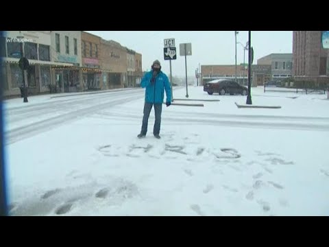 Snowfall covers North Texas