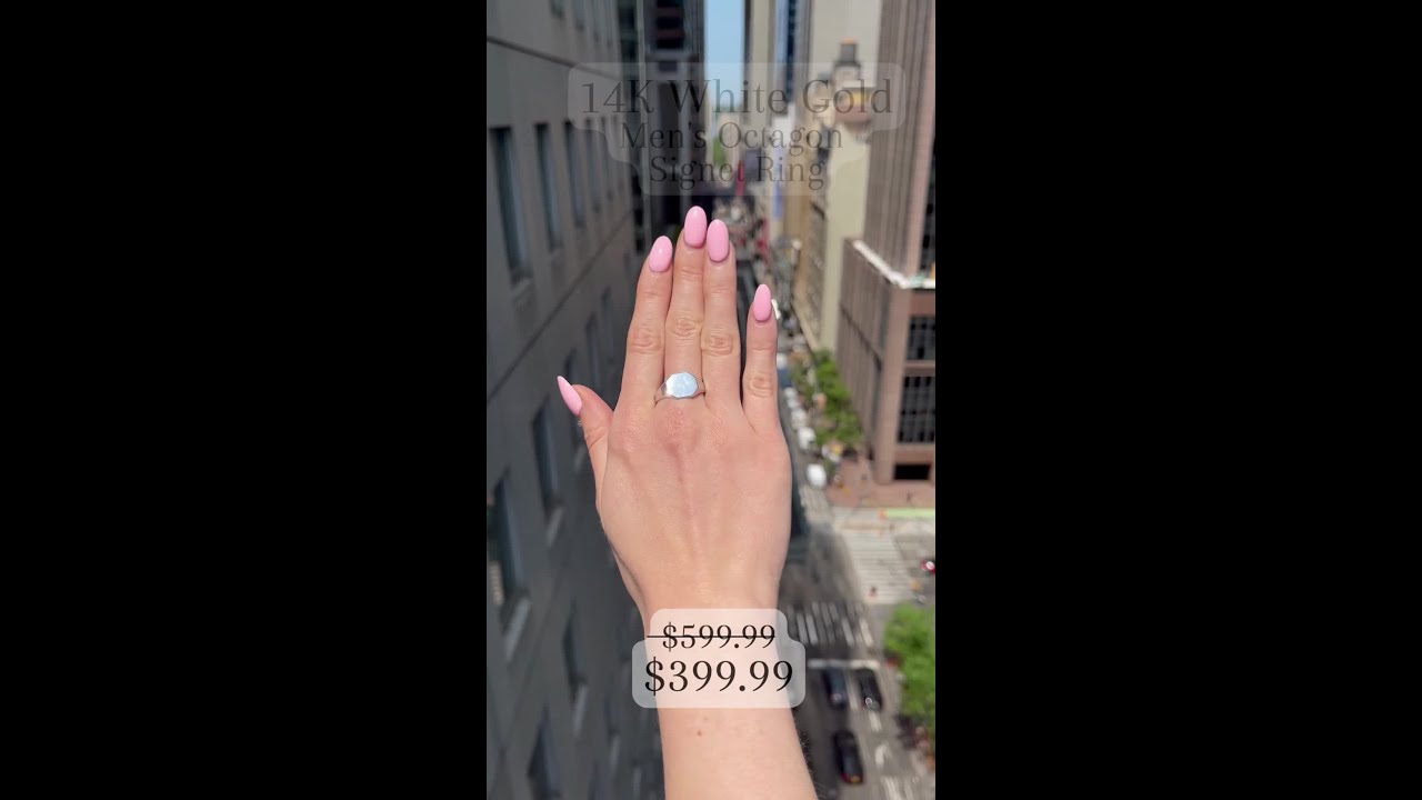 Personalize Your Style With Engraved Men's Signet Rings. Make A Statement That's Uniquely Yours ❄️