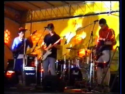Alluci Pelosi - Sì, sono bello, ma non me la tiro (live 2000)