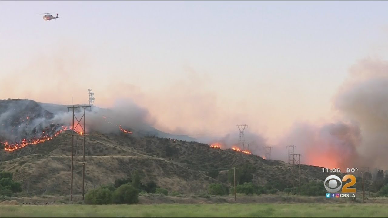Crews Stop Fast-Spreading Brush Fire In Castaic - YouTube