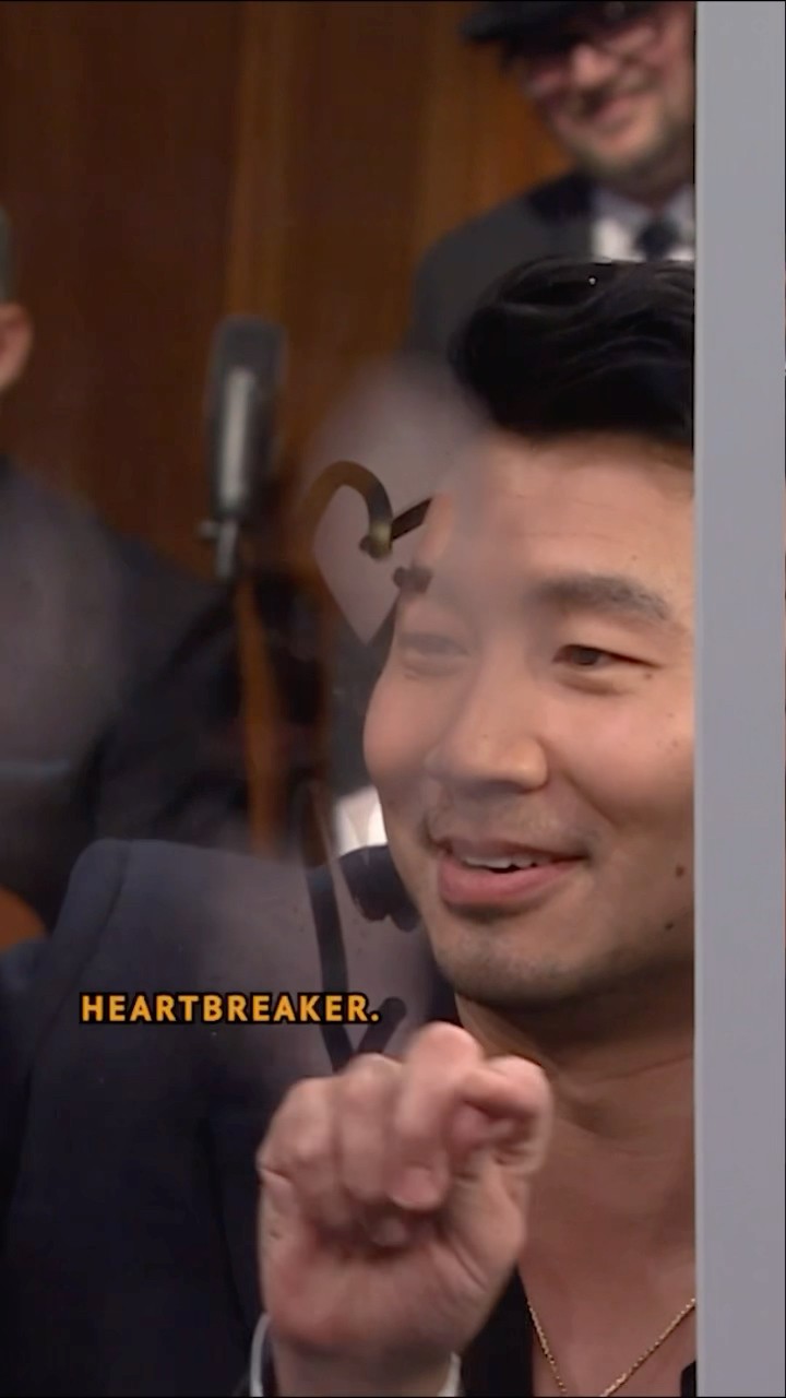 #SimuLiu \u0026 #JimmyFallon face off in Last Breath, a new Pictionary-style game!
