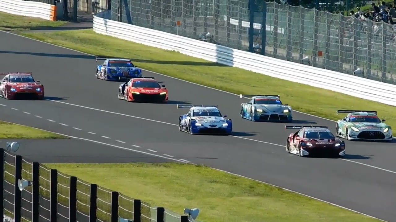2022スーパーGT第3戦鈴鹿 感動のチェッカー～ウイニングラン - YouTube