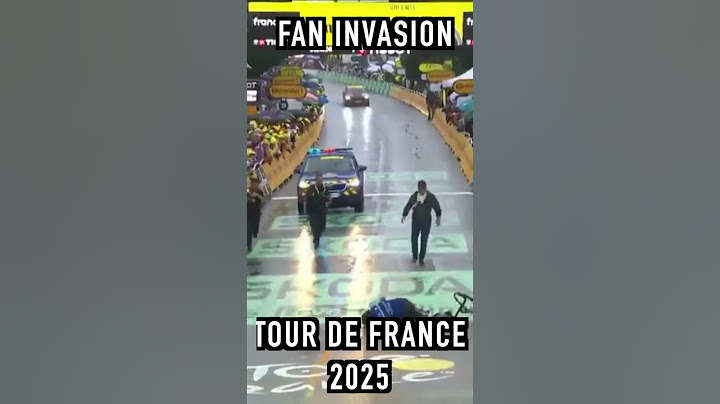Fake Fan Invades Tour de France Stage But Is Tackled #tourdefrance2025 #tourdefrance