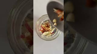 Apple cinnamon overnight oats #overnightoats #apple #applecinnamon #oatmeal #vegan #shorts Apple cinnamon overnight oats #overnightoats #apple #applecinnamon #oatmeal #vegan #shorts