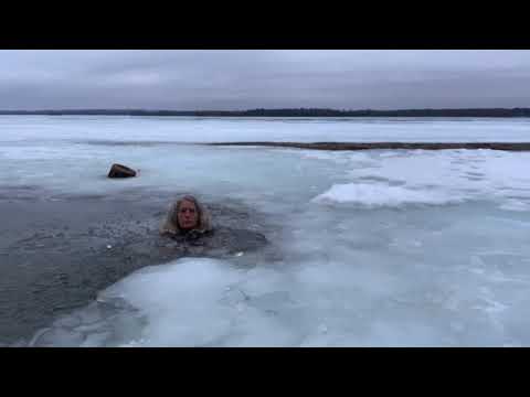 Ice plunge and Head Dunk @barefootsue