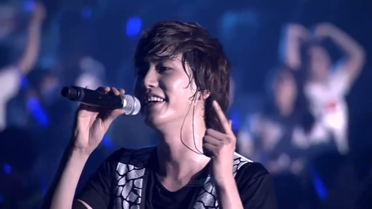 Watch 슈퍼주니어 Super Junior - 09. Disco Drive | SS2 KR DVD on YouTube Watch 슈퍼주니어 Super Junior - 09. Disco Drive | SS2 KR DVD on YouTube