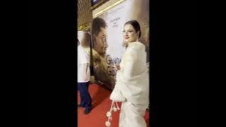 The timeless beauty Rekha ji at Gandhi Godse - Ek Yudh screening!!#elite #eliteshowbiz #rekha