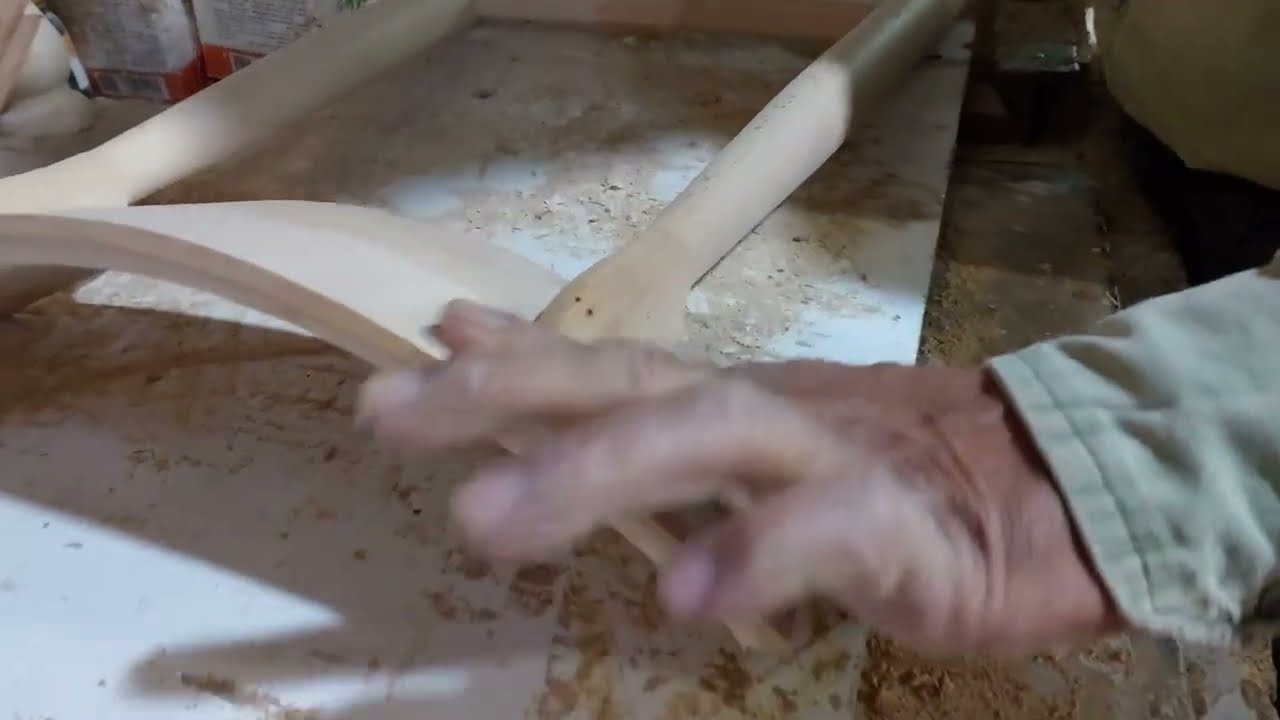 Chair Leg Gluing & Stapling Process – Satisfying Wood Joinery!