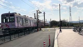 ふかや花園駅を発車する秩父鉄道7500系