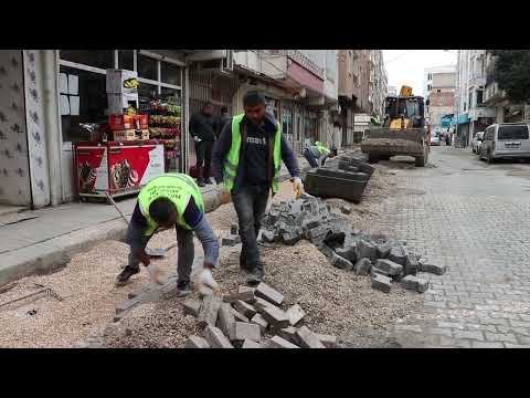 HALİLİYE’DE KİLİTLİ BETON PARKE DÖŞEME ÇALIŞMALARI İLE SOKAKLAR YENİLENİYOR