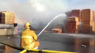 RAW VIDEO: Pallet fire burning at Fontana business