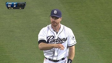 LAD@SD: Forsythe twists body to make tough catch