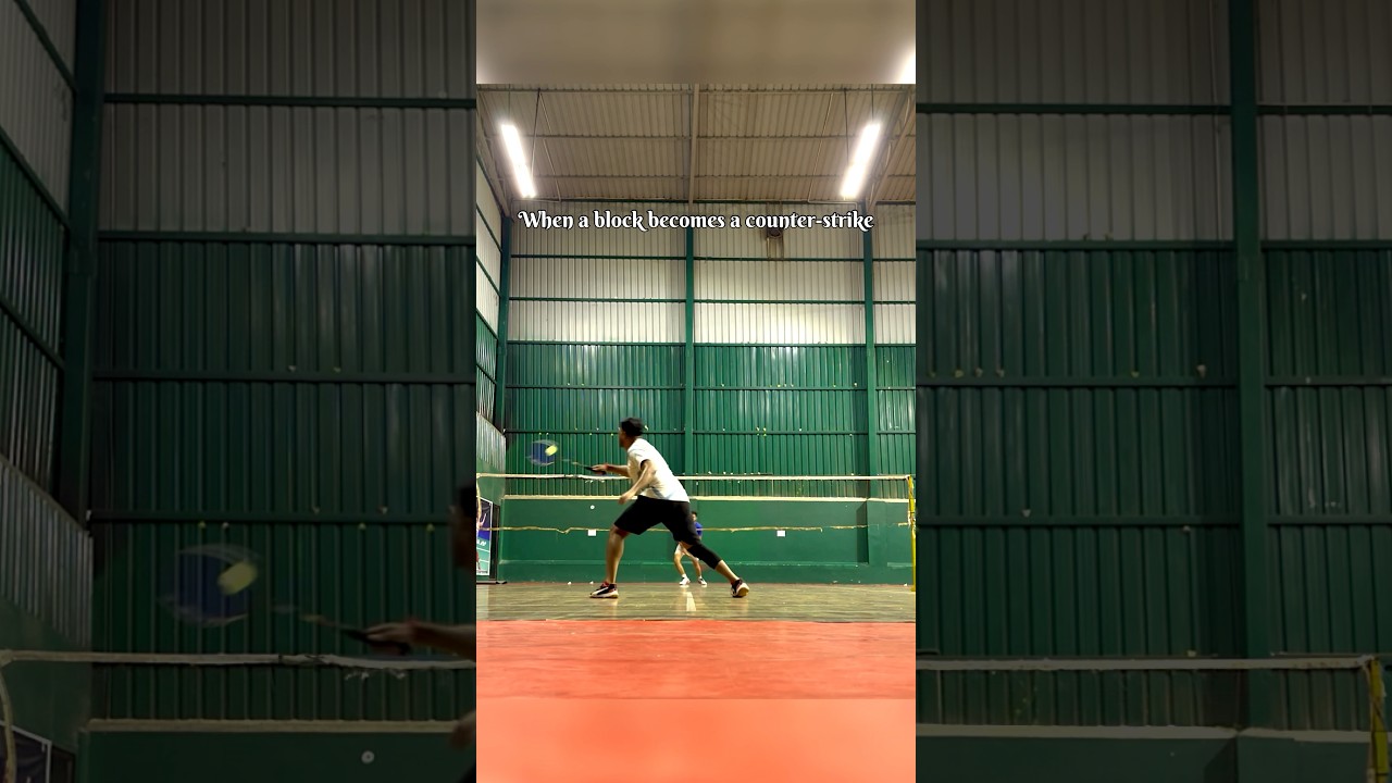 Badminton singles rally 