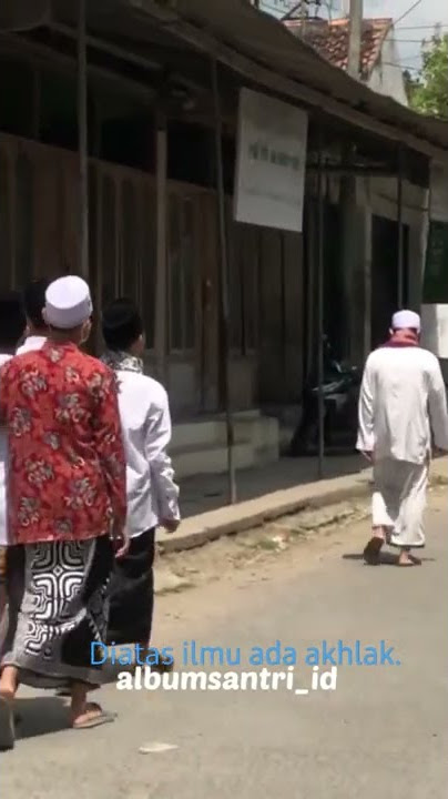 Diatas Ilmu ada akhlak, jangan sombong dengan ilmumu.