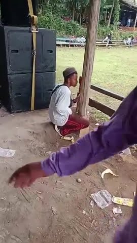 Ngeloco di tempat ramai