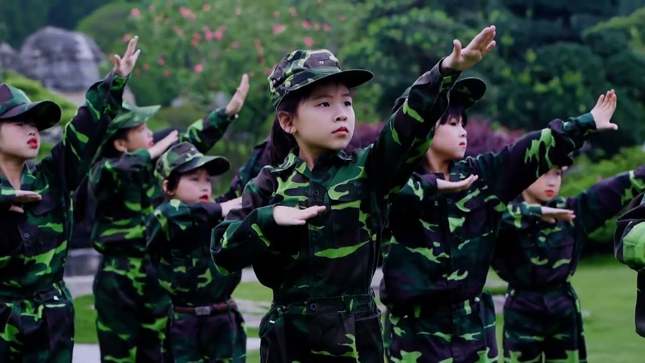 Chúng tôi là chiến sỹ  - Thể hiện : Lớp múa 2 CLB Nghệ Thuật Tiểu Học Thị Trấn Diễn Châu