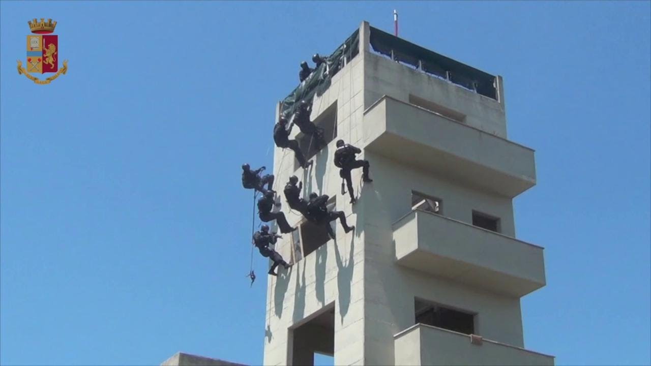 Quarant'anni di Nocs: così si addestrano le forze speciali della polizia