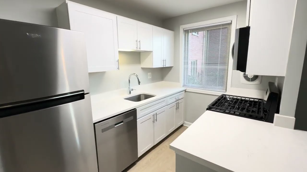 Apartment Tour | Modern Renovated 2-Bedroom Unit at Monticello Falls Church (898 sqft)
