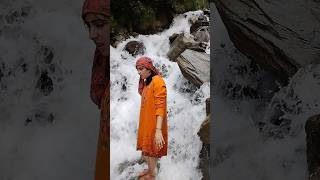 अब तो रास्ते में चलना भी खतरनाक है💔🥹|| Landslide in pahadi village 🥺#minivlog #village #dailyroutine