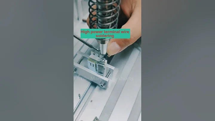 Double-head automatic soldering Machine soldering iron tips of the fan motor at the same time.