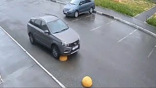 SHE THOUGHT IT&#39;S A BALL - IDIOT DRIVERS 🤣