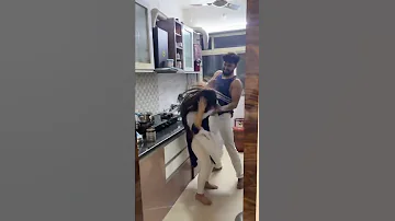 Gas Pe Khade Ho Gaye Ladki Vj Pawan Singh Shorts 
