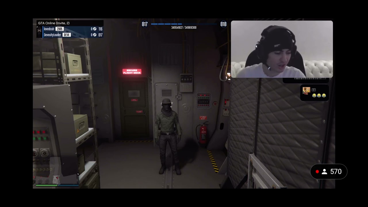 Arsen Y going at it with a fan telling him to 1v1 him